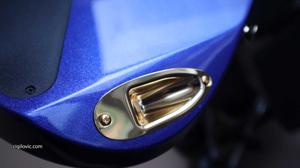 Unusual output jack design!