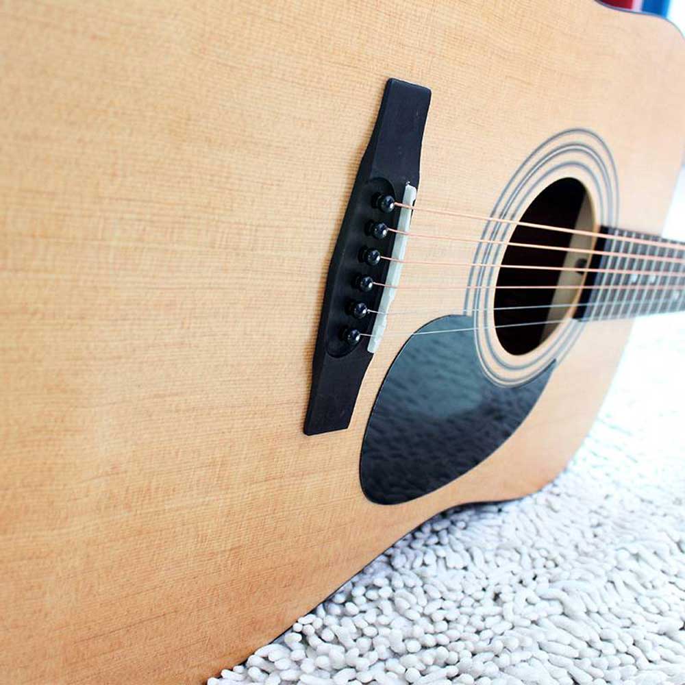 Cort AD810, a classic dreadnought body design