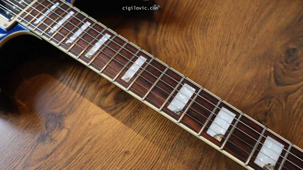 Rosewood fingerboard