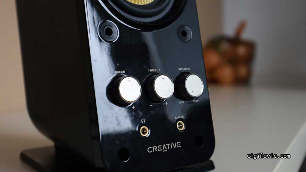 Gigaworks T40 II, controls