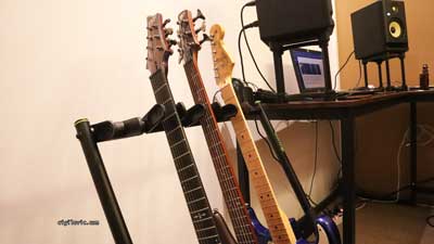 Gravity VARI G Multistands Review &ndash; Sleek Guitar Stand!