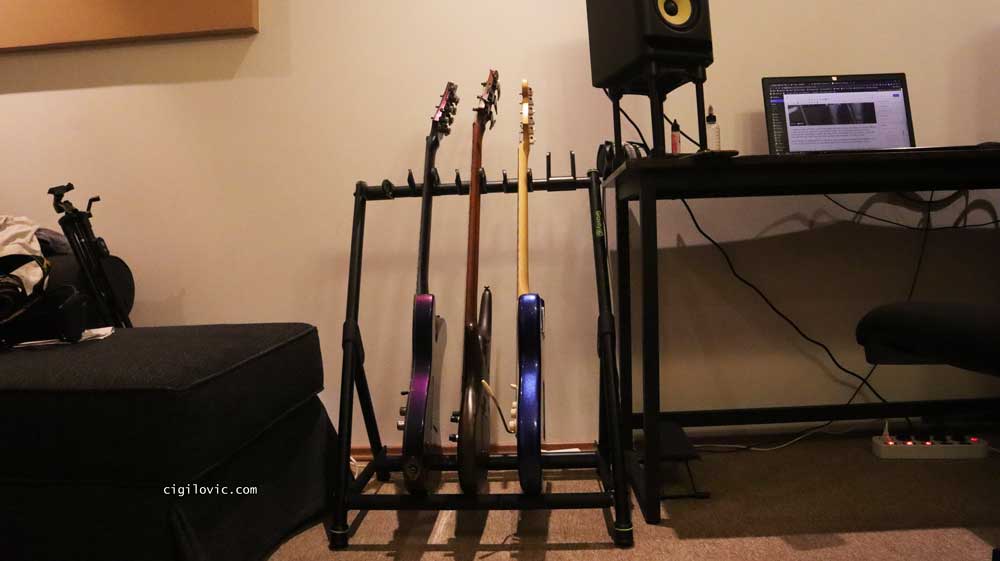 Gravity G-5 with three guitars