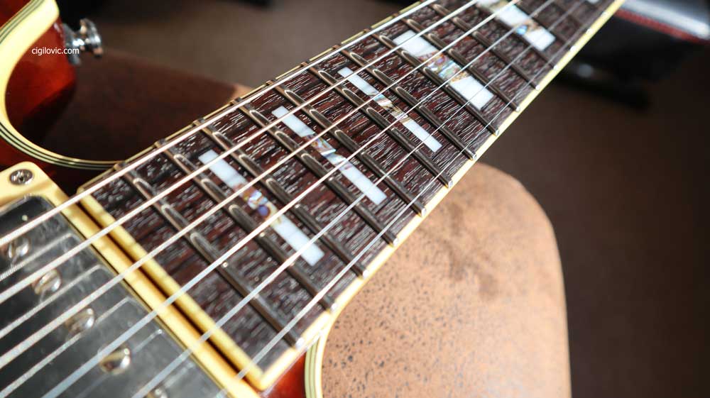 Close-Up Rosewood Fretboard (2005) #SN: C05110830
