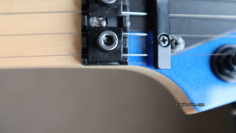 Misaligned locking nut, bottom