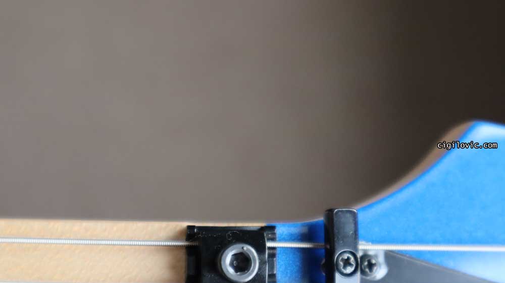 Misaligned locking nut, top